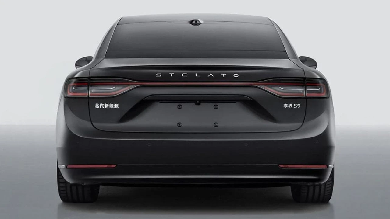 Mercedes S-Class'ı rakip seçti! Huawei'den 'lüks sedan' hamlesi