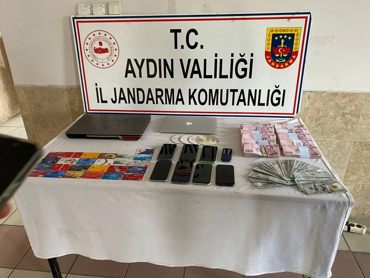 Öğrencileri de alet ettiler! Dolandırıcıları son oyununda jandarma yakaladı - 1. Resim