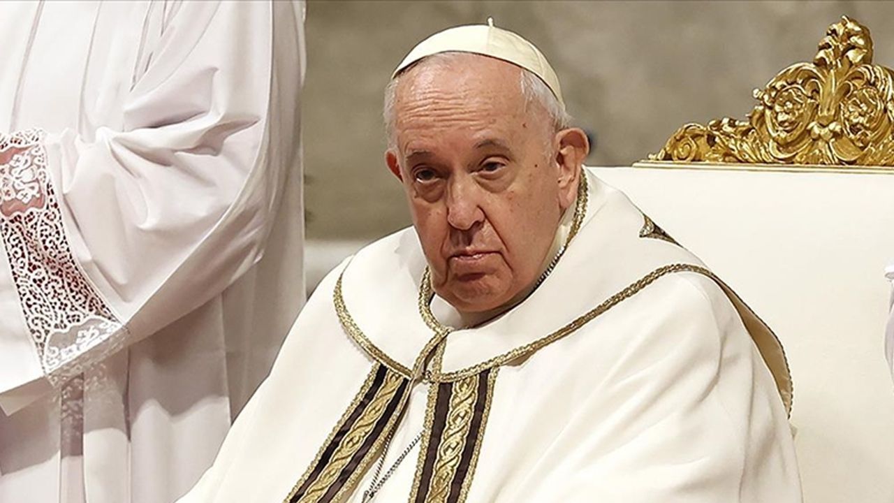 Papa Franciscus kitabından her şeyi anlattı: Vatikan&#039;da ölmemi isteyenler var