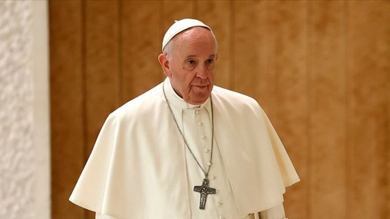 Papa Franciscus kitabından her şeyi anlattı: Vatikan'da ölmemi isteyenler var
