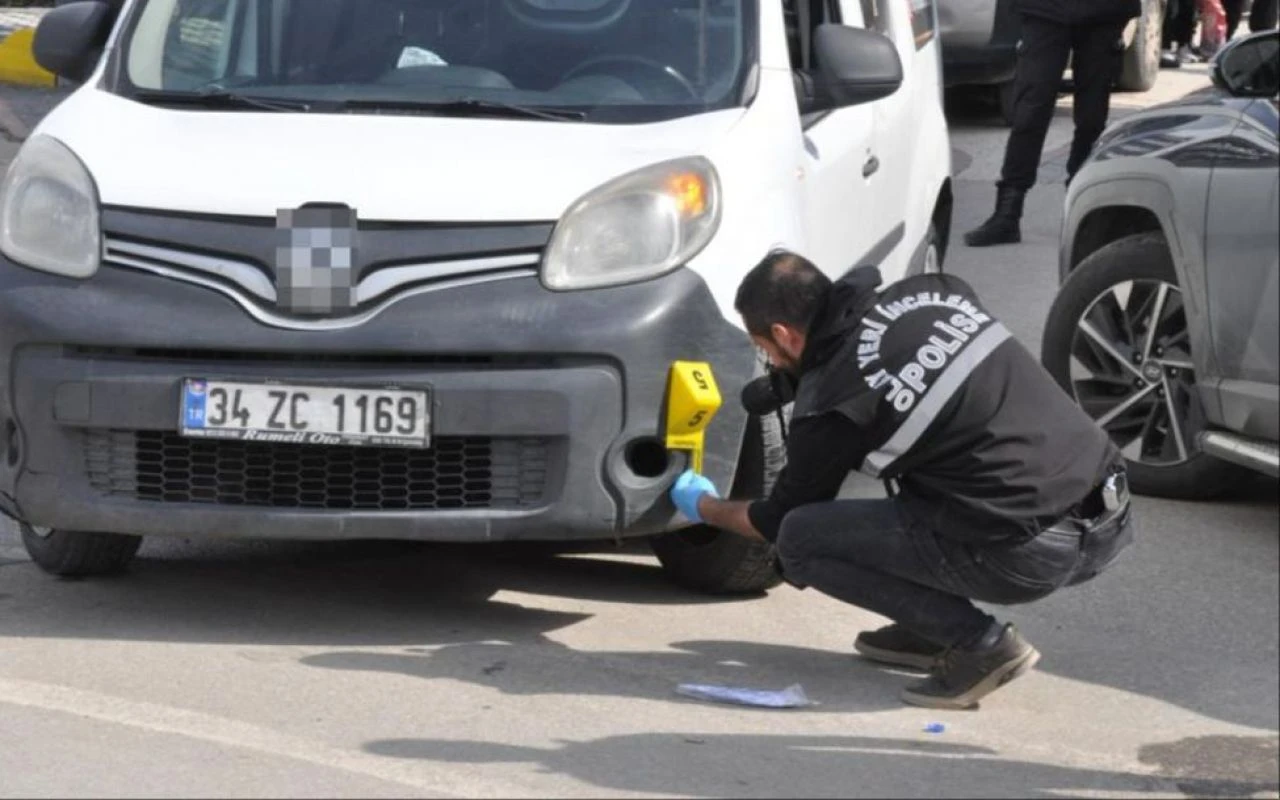 Trafik kazası sonrası birbirlerine tutuştular 