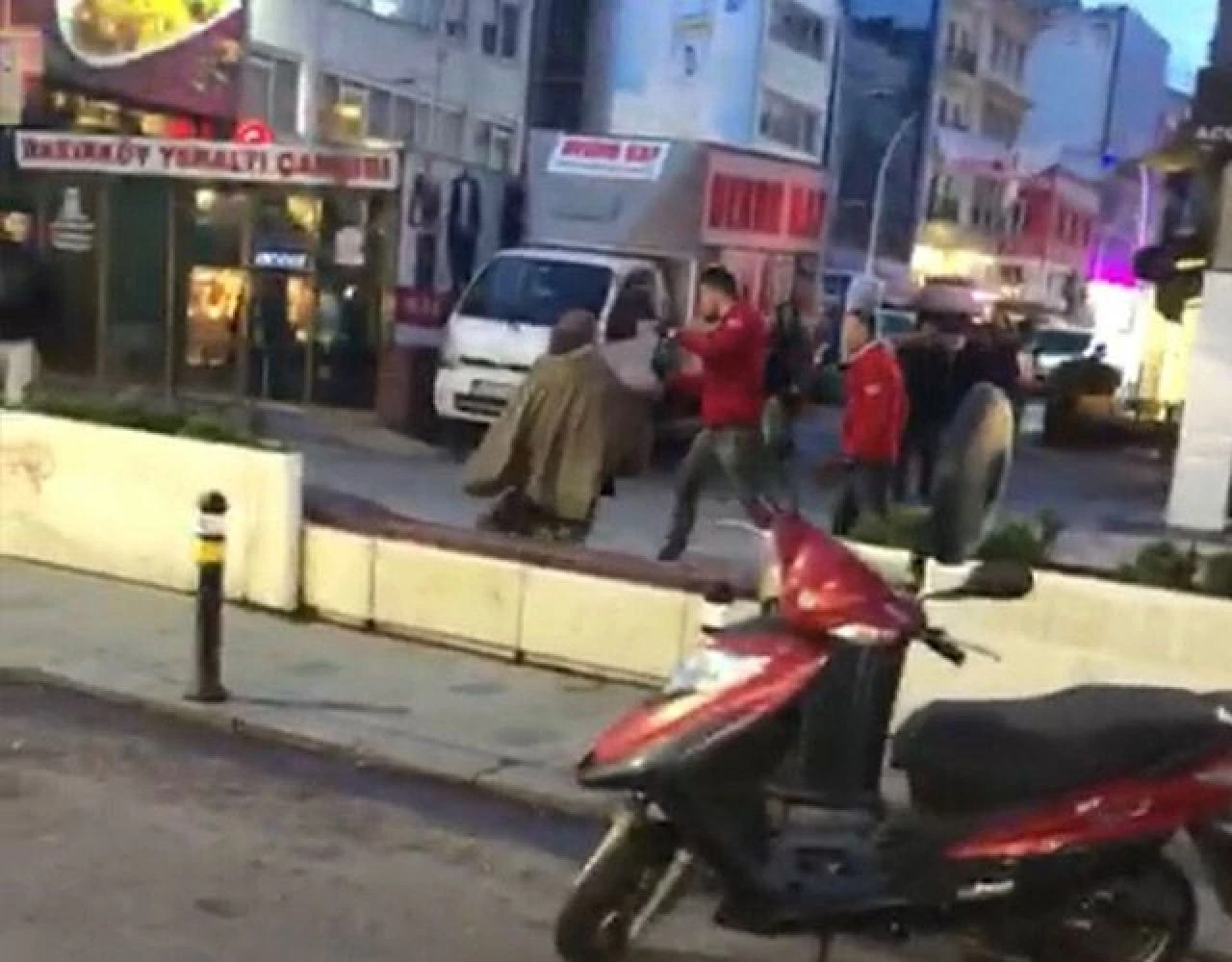 Yaşlı kadına yapılanlar vicdanları sızlattı! Vatandaşlar tepki gösterdi