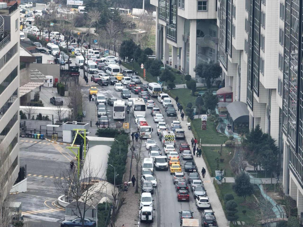 Bahçelievlerde trafik çilesi!