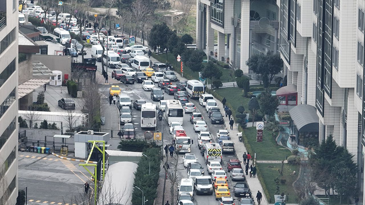 Bahçelievlerde trafik çilesi!