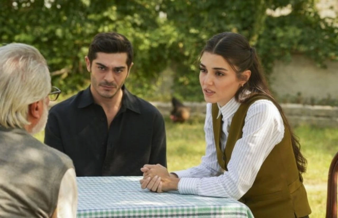 Cem Davran'dan Hande Erçel ve Burak Deniz sürprizi! Yeniden bir araya geliyorlar - 1. Resim