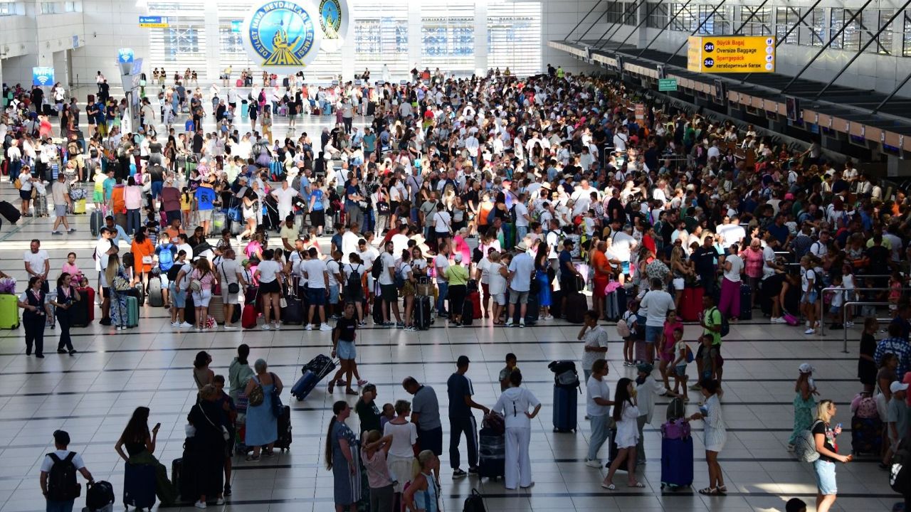 Hava trafiğinde rekor kırıldı! Havalimanları 29.5 milyon yolcu ağırladı