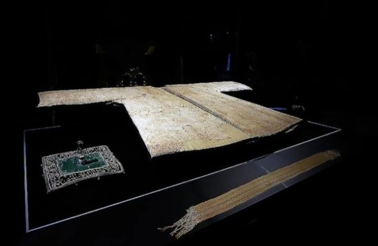 Hırka-i Şerif nerede sergileniyor, açık mı 2024? Hırka-i Şerif ziyaret saatleri! - 1. Resim