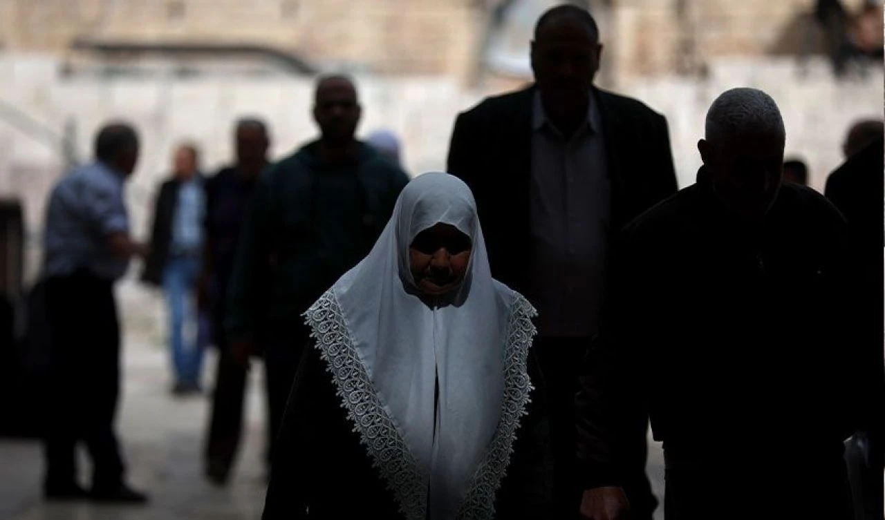 Mescid-i Aksa'da 40 bin kişiyle Ramazan ayının ilk cuma namazı kılındı - 1. Resim