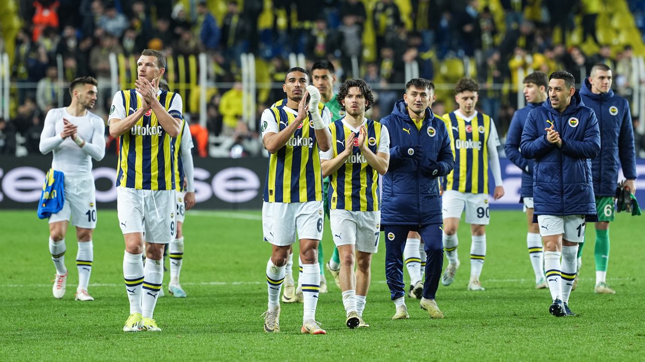Nisan ayında Fenerbahçe&#039;yi bekleyen zorlu fikstür: 26 günde 7 maç!