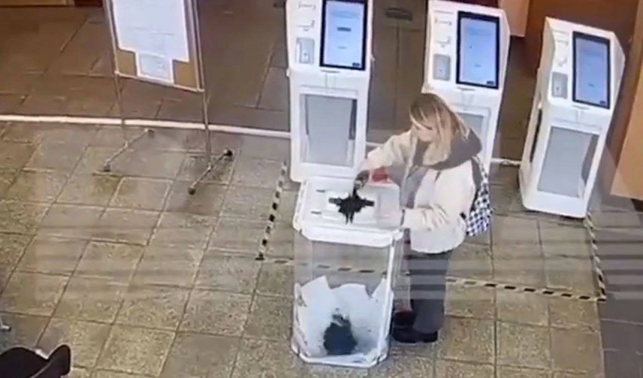 Rusya'nın seçim günü kaosa dönüştü! Ülkenin her yerinden saldırı haberi geliyor - 1. Resim