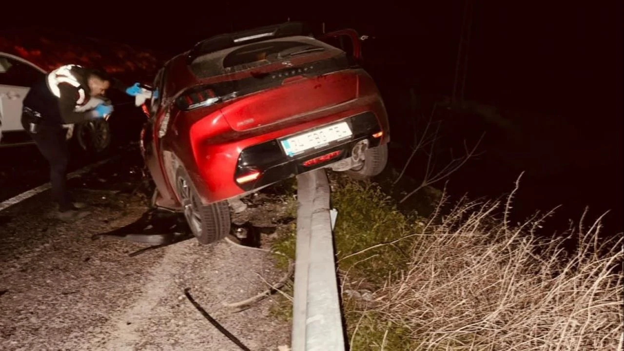 Şanlıurfa'da feci kaza! İki otomobil çarpıştı: 1 ölü 2 yaralı - 3. Resim