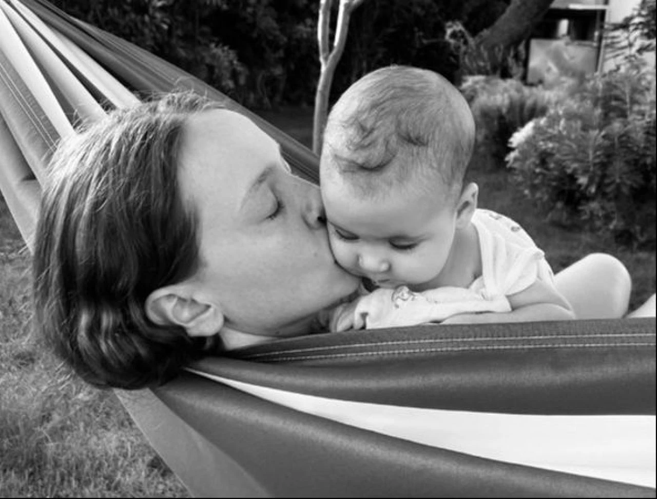 Taner Ölmez'in eşi olan oyuncu Ece Çeşmioğlu'nun hayatı ve biyografisi