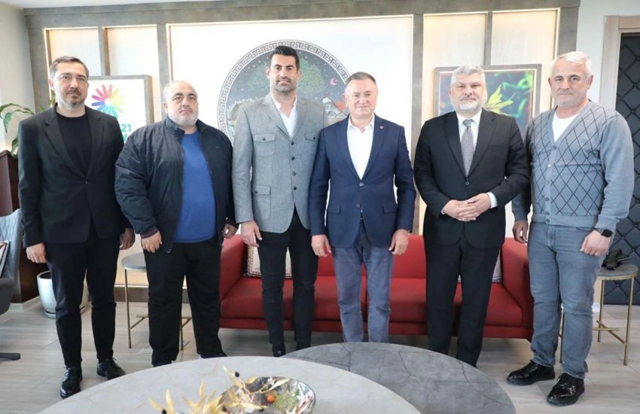 Fahri hemşerilik beratı verilen Volkan Demirel resmen Hataylı oldu