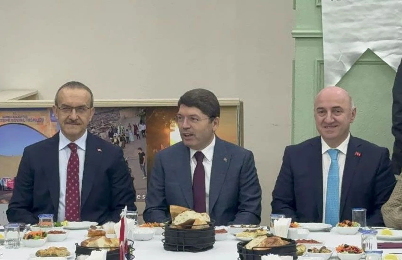 Adalet Bakanı Tunç’tan yeni anayasa çağrısı: Darbecilerin anayasası ile yürüyemeyiz - 1. Resim