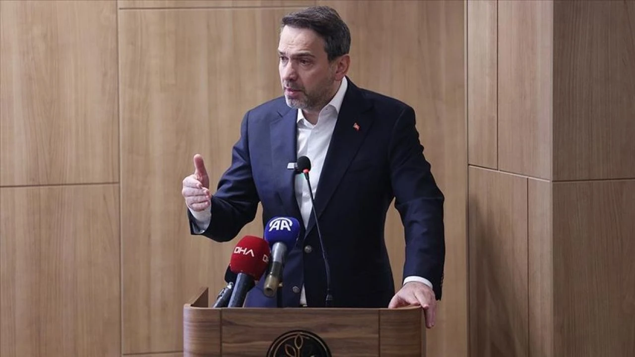 Bakan Bayraktar altın üretiminde hedefi açıkladı: Yıllık 100 tona çıkarılmalı - 1. Resim