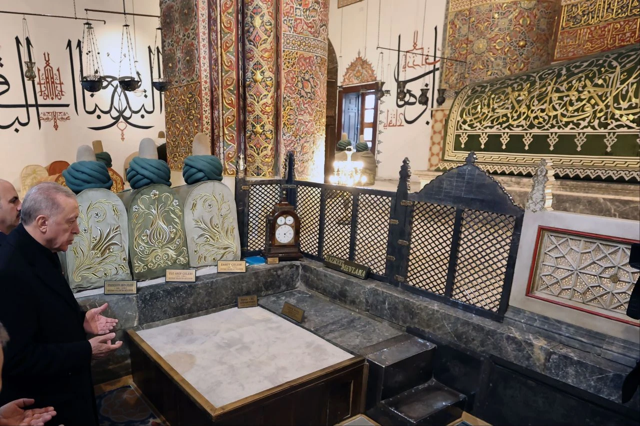 Cumhurbaşkanı Erdoğan miting sonrası Mevlana Türbesi'nde dua etti - 2. Resim