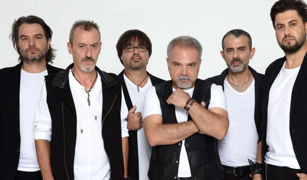 Müzik dünyasından acı haber! 90'lı yıllara damga vuran isim hayatını kaybetti