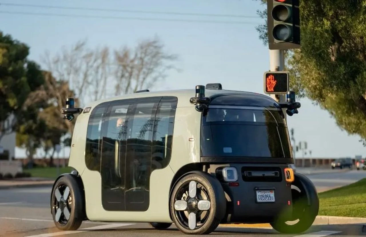 Yakında trafik ışıkları 4 renk olabilir! Yoğunluğu azaltacak beyaz ışık önerisi - 1. Resim