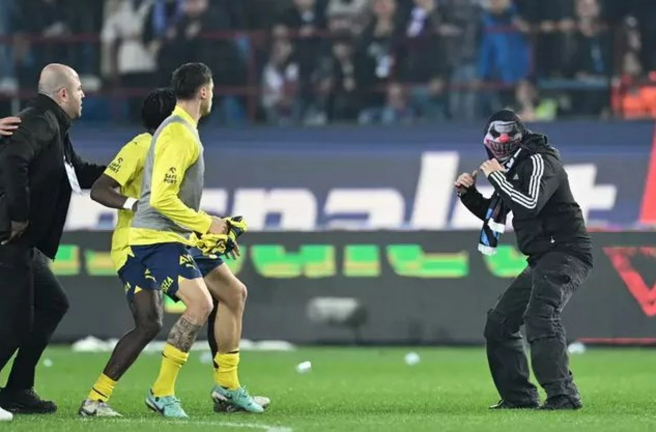 Yumruk atılan Livakovic hastaneye mi kaldırıldı, sağlık durumu nasıl?