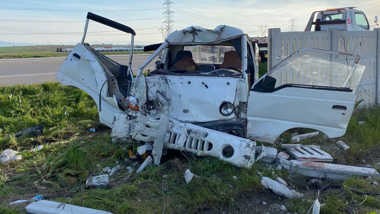 Bandırma-Karacabey yolunda feci kaza: Ölü ve yaralı var!