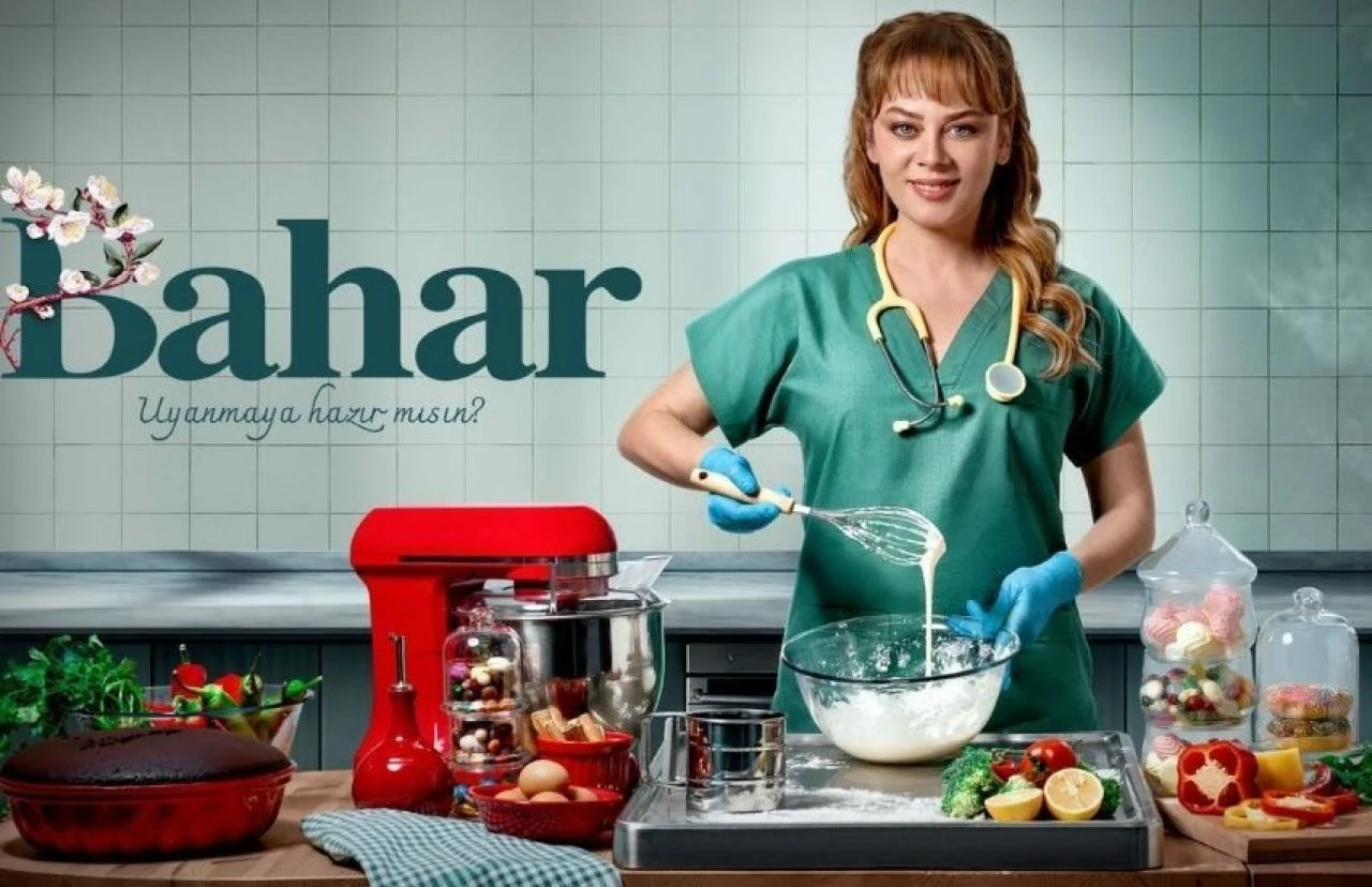 Demet Evgar'dan Kızıl Goncalar dizisine set ziyareti