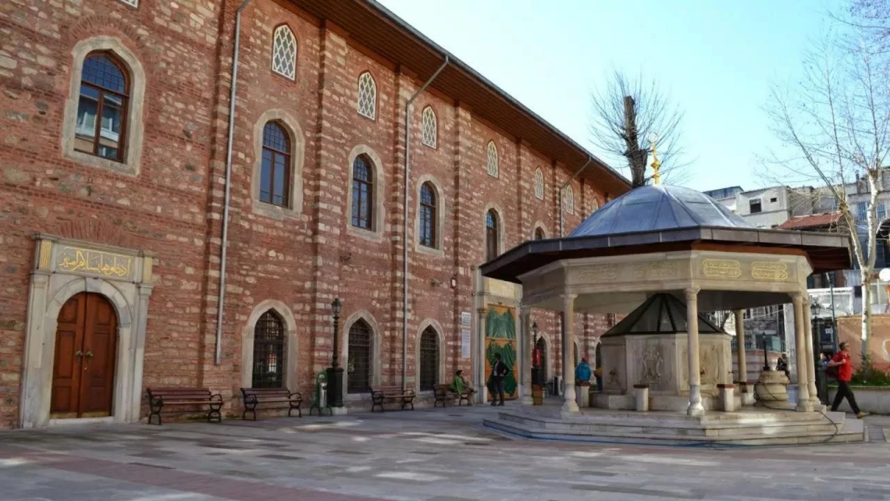Fatih Sultan Mehmet'ten önce İstanbul'da ilk Ezan bu camiden yükseldi! Ramazanda ziyaretçiler akın etti - 3. Resim