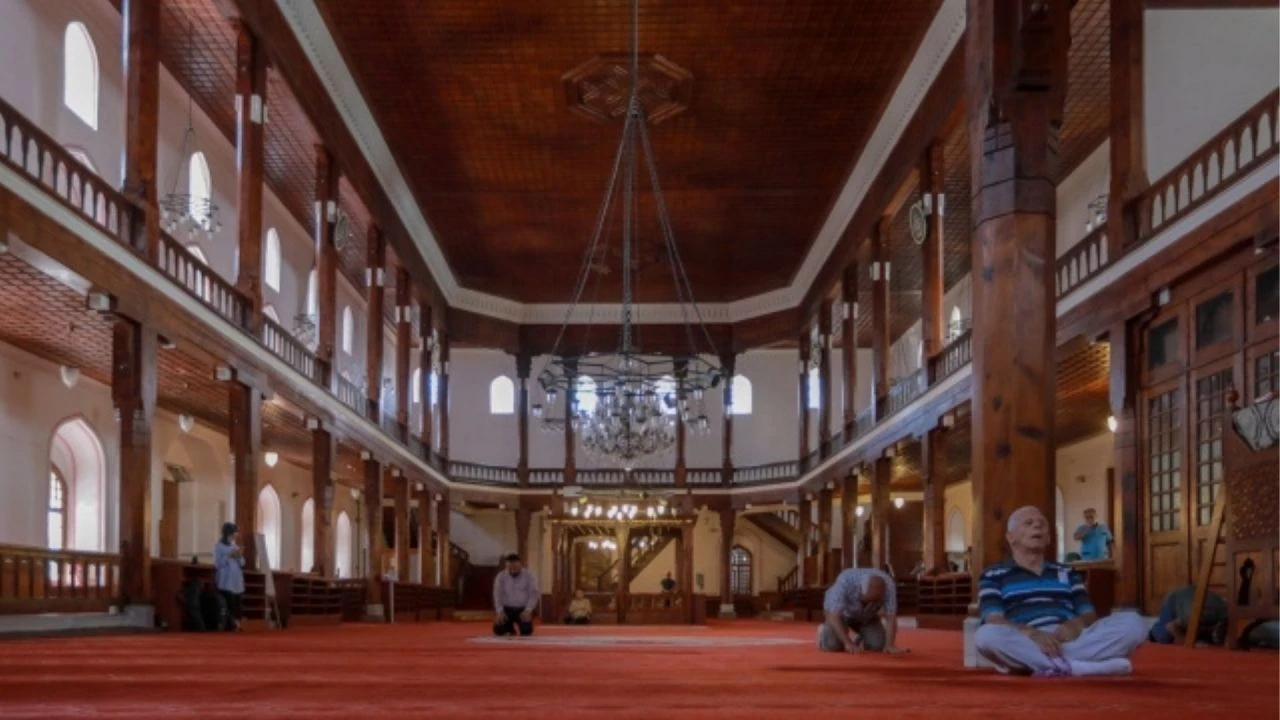 Fatih Sultan Mehmet'ten önce İstanbul'da ilk Ezan bu camiden yükseldi! Ramazanda ziyaretçiler akın etti - 1. Resim