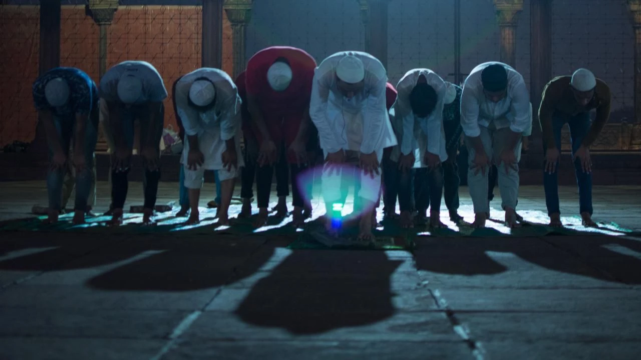 Hindistan'da teravih namazı kılan üniversite öğrencilerine saldırı