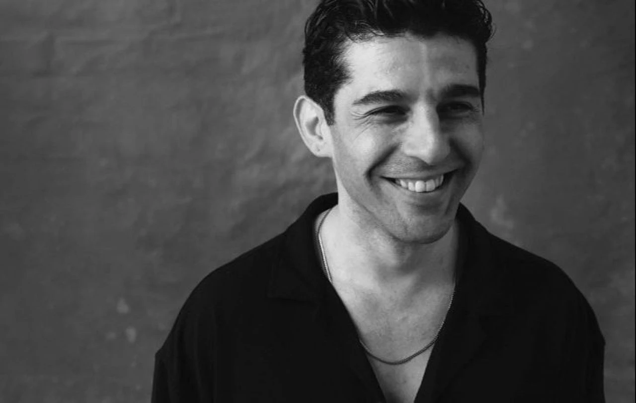 Yaban Çiçekleri'nde Kenan karakterini Halil Babür oynamaktadır - 1. Resim