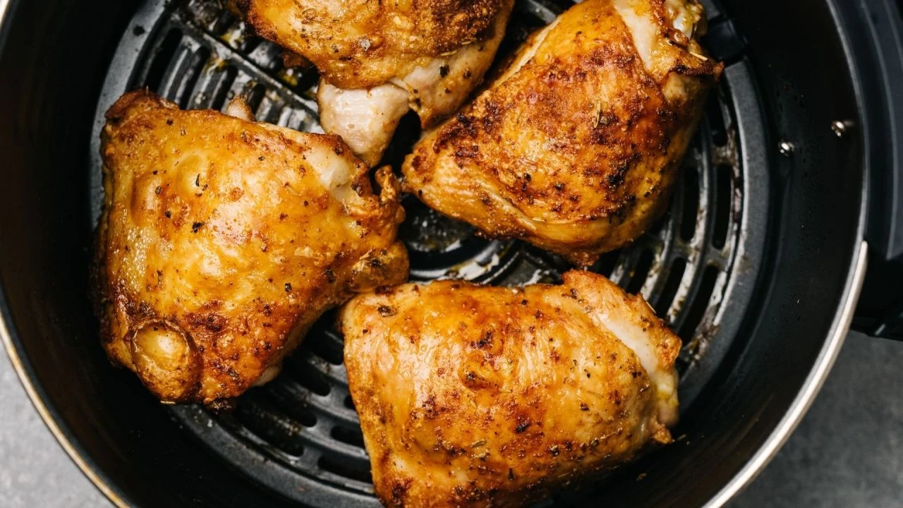 30 dakikada mangalsız kebapla iftar sofralarını zenginleştirin! Airfryer'de tavuk mangalı tarifi - 2. Resim