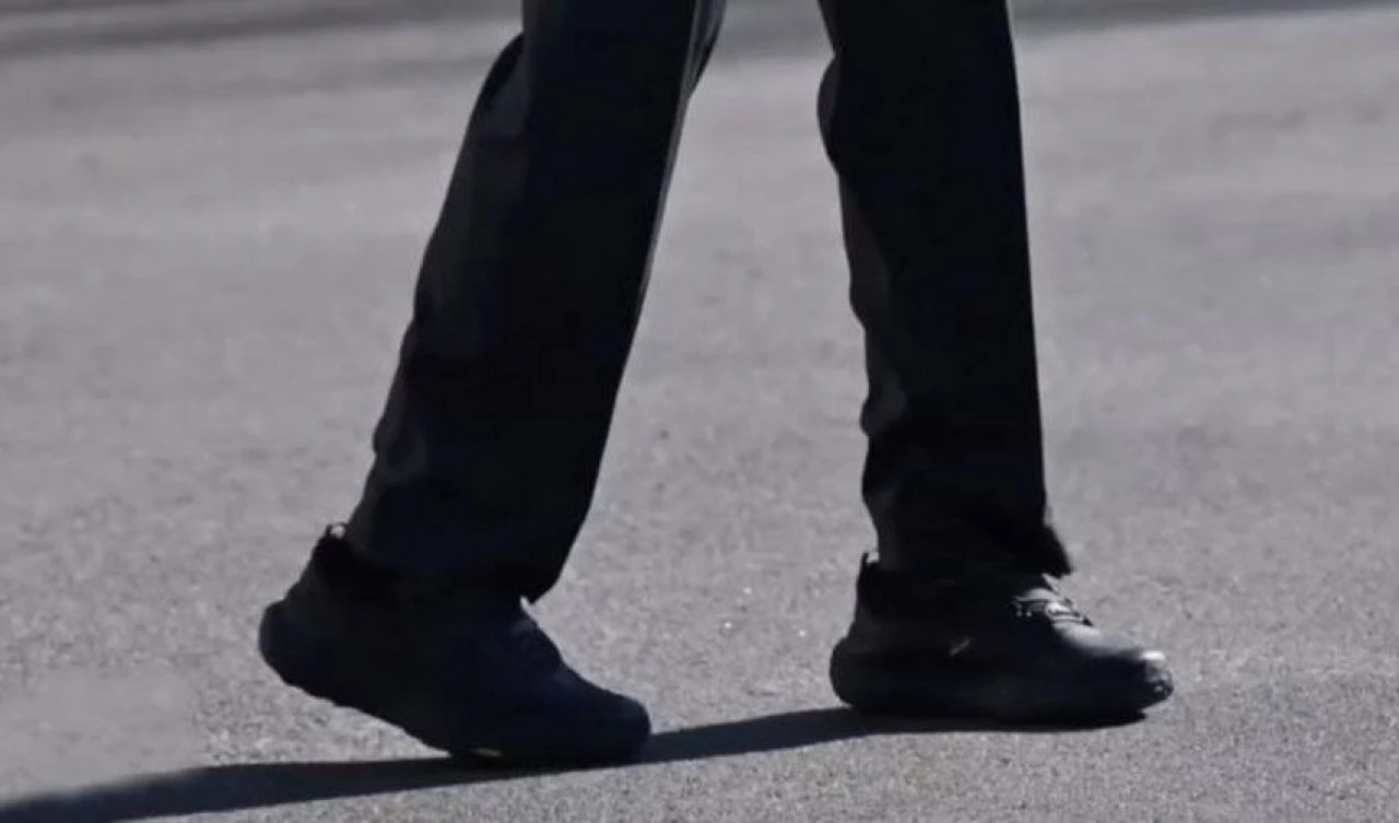 ABD'li başkana tökezleme önleyici ayakkabılar! Sosyal medya yıkıldı: Air Biden