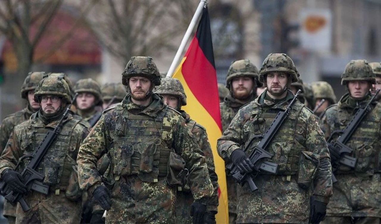 Almanlar kendini savunmasız hissediyor: Ülkenin yüzde 75'i orduya güvenmiyor - 1. Resim
