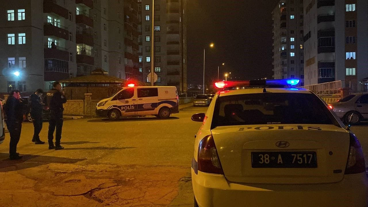 Kurusıkı tabancayla oynayan iki çocuk birbirlerini yaraladı - 1. Resim