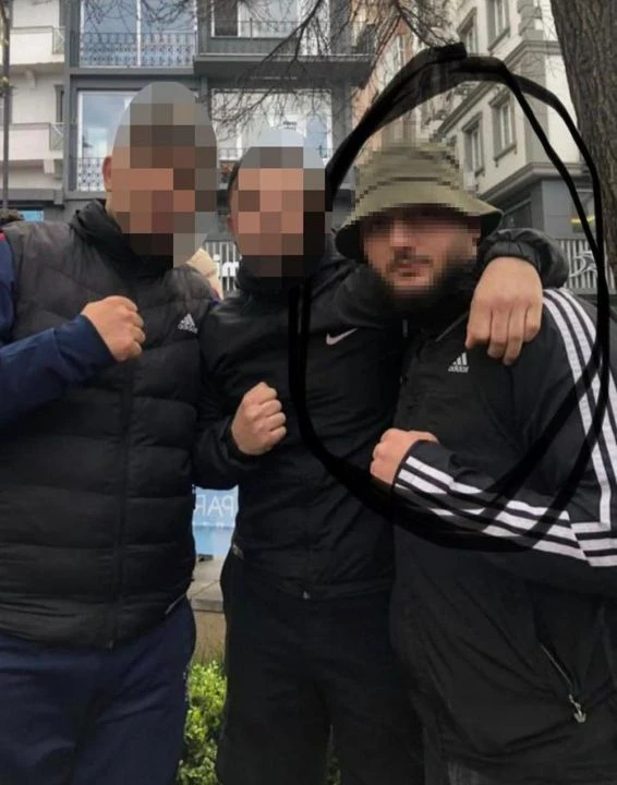 Olaylı maçta sahaya ilk giren maskeli taraftarın kim olduğu ortaya çıktı! Yurt dışından gelmiş - 3. Resim