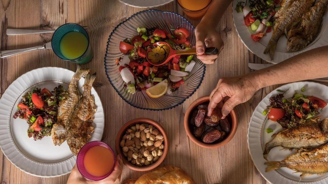 Oruç açtıktan sonra 4 kişiden 2'sinin başına geliyor! Yemek yer yemez ortaya çıkıyor