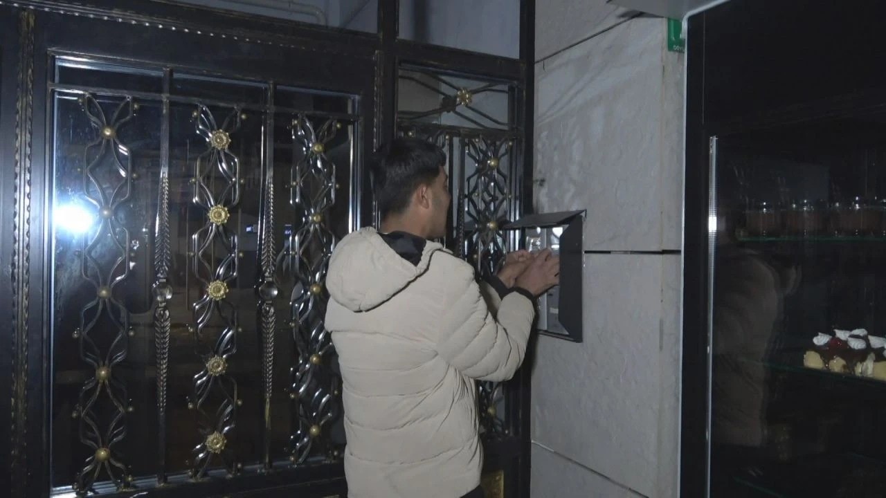 Sahurda yaşanan gizemli olaylar mahalleliyi dehşete düşürdü: Davul çalan başka ilçede uyanıyor - 2. Resim