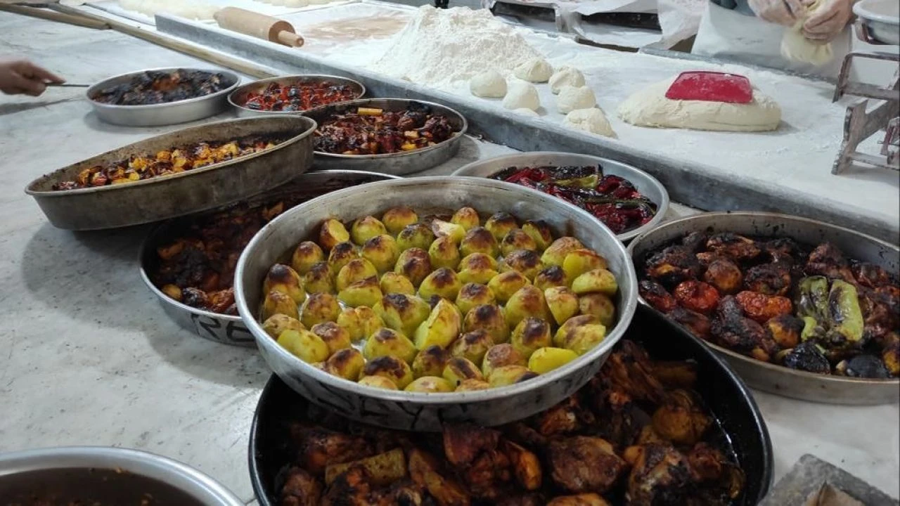 Şanlıurfa'nın yöresel lezzetleri fırınları süslüyor