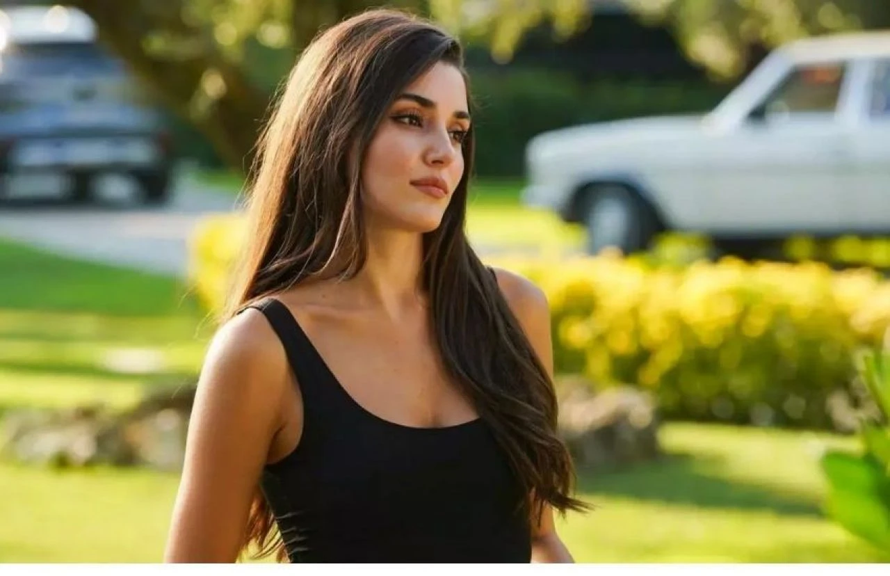 Takipçi rekorunu kırdı! Hande Erçel tek paylaşımıyla servet kazanıyor - 1. Resim