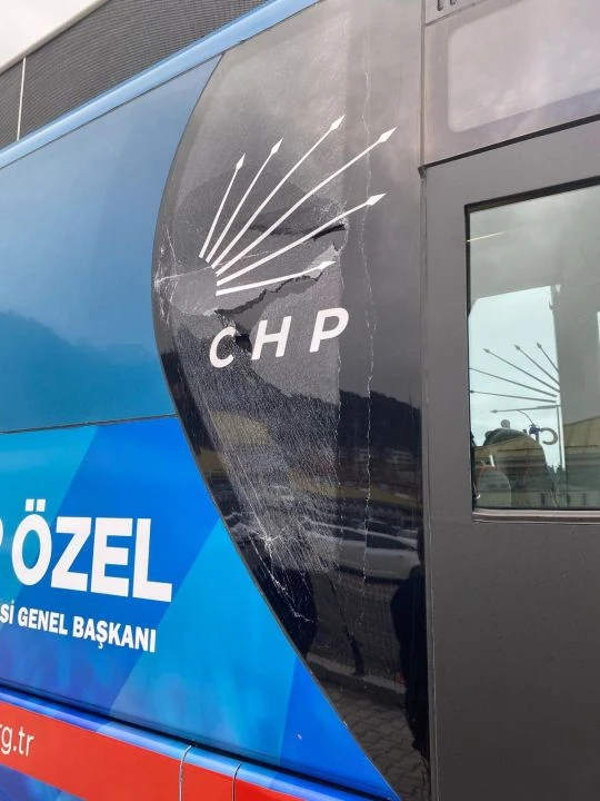 Trabzon Valiliği'nden saldırı için açıklama: CHP gürültü yapıyor diye taşlamış! - 1. Resim
