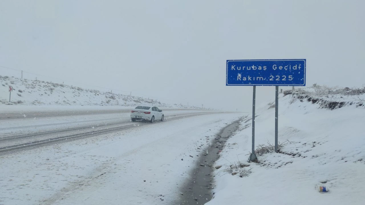 Ülkenin doğusu kara teslim! İlk tatil haberi geldi