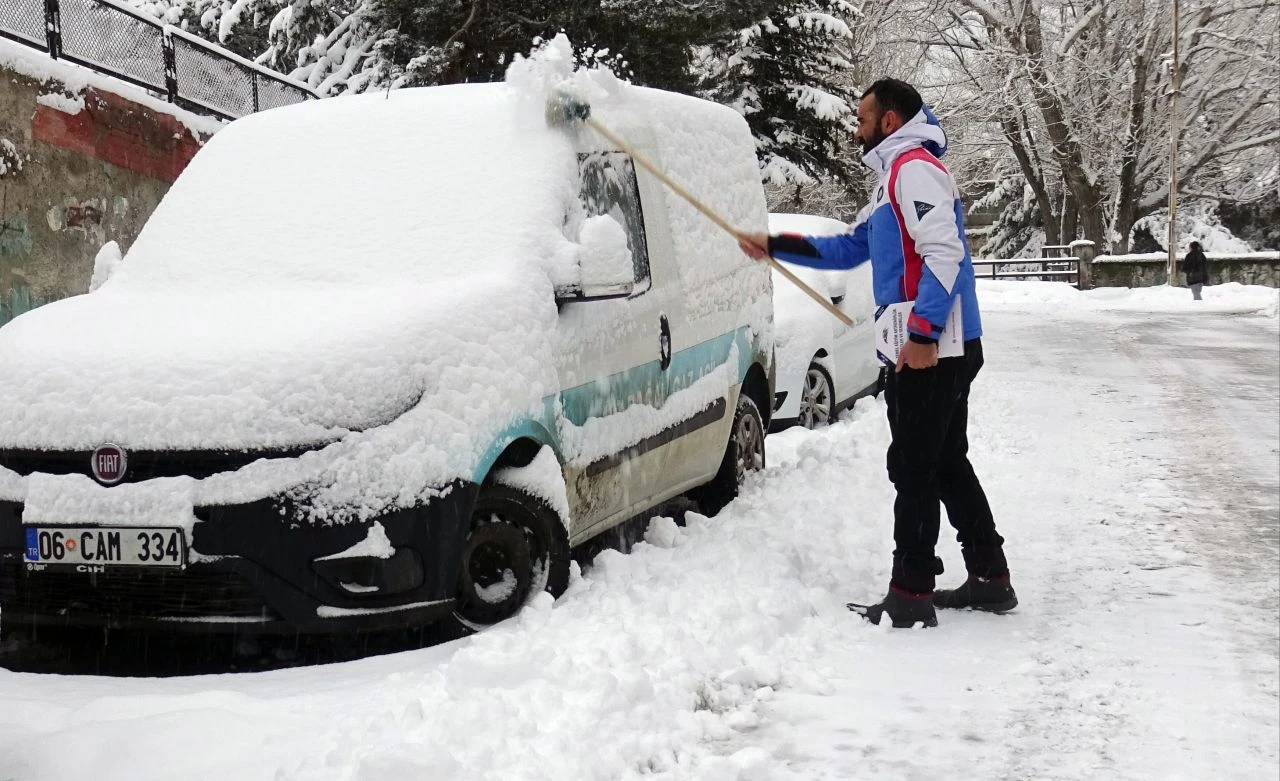 Ülkenin doğusu kara teslim! İlk tatil haberi geldi