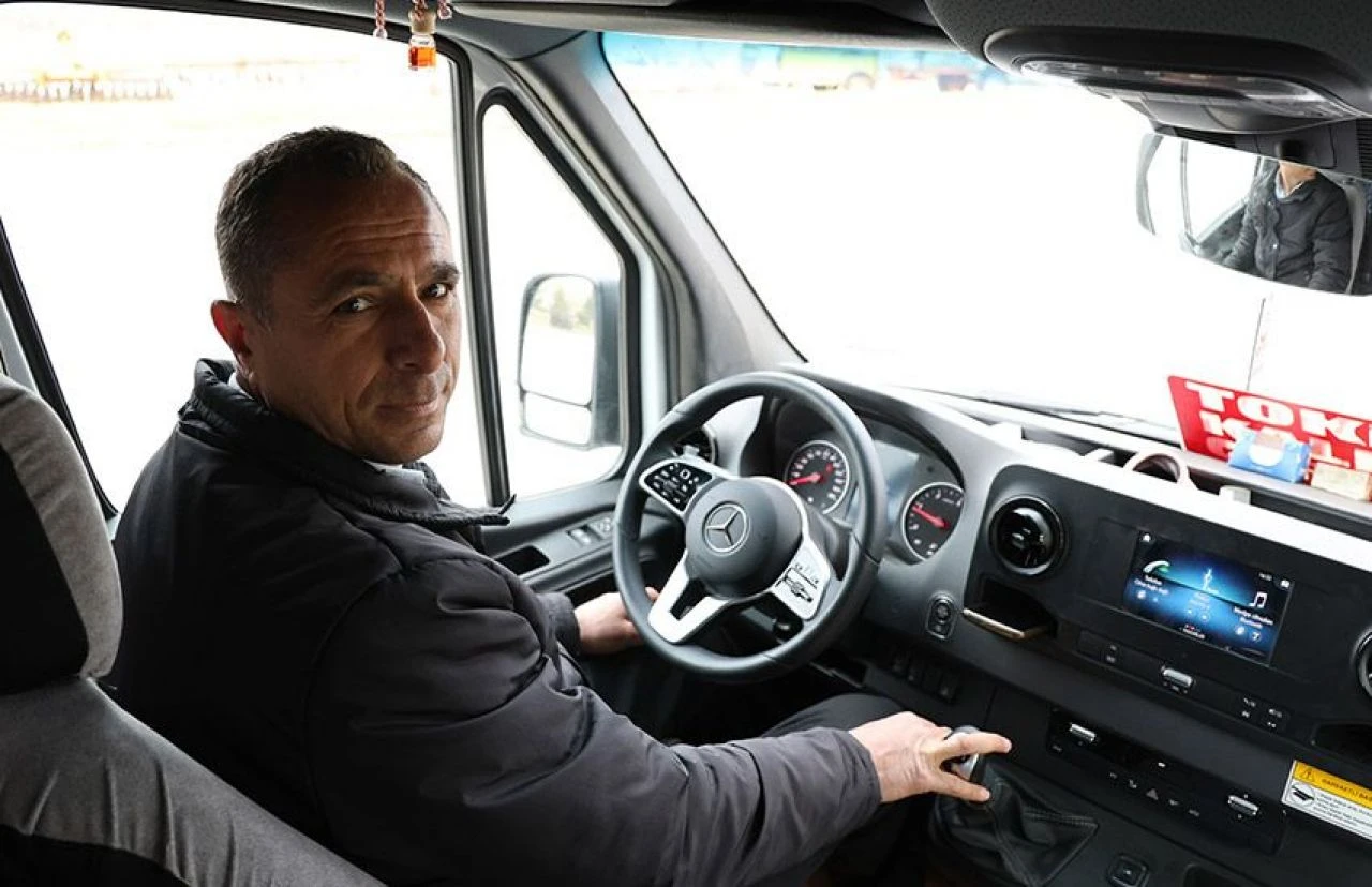 Aldığı sıfır Mercedes başına dert oldu! 4 gün sonra arızalandı, 5 kez servise gitti - 2. Resim