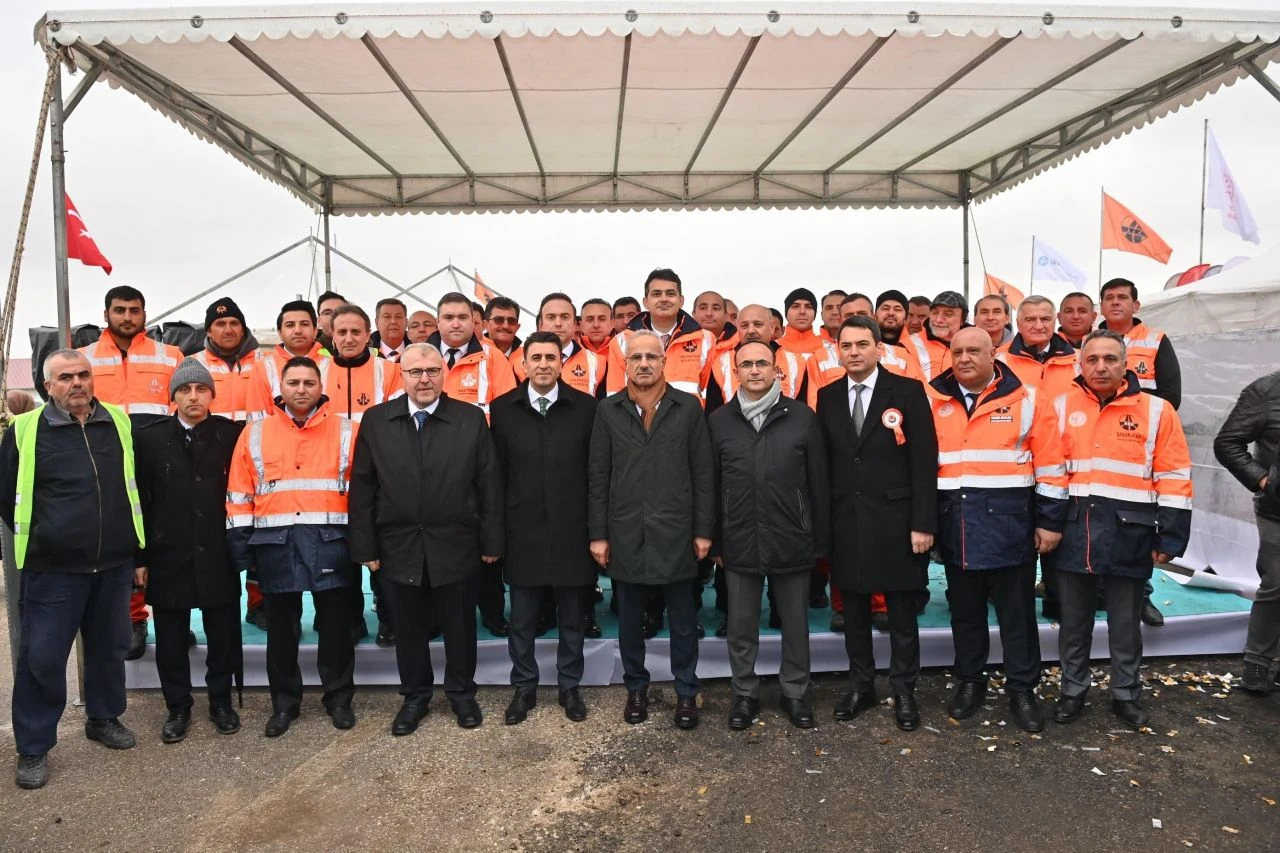 Bakan Uraloğlu açıkladı! Bursa ile Bilecik arası 51 dakikadan 25 dakikaya düştü