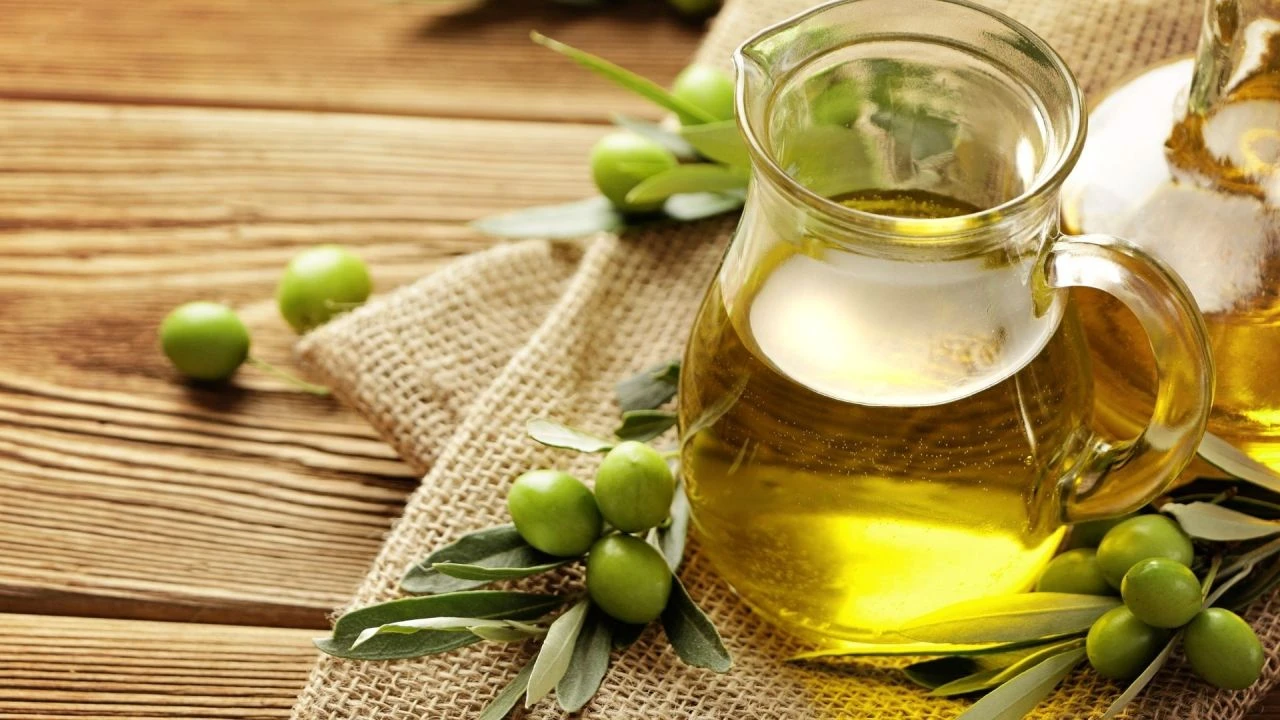 Canan Karatay bardak bardak içti! İftar sonrası zeytinyağı detayı - 2. Resim