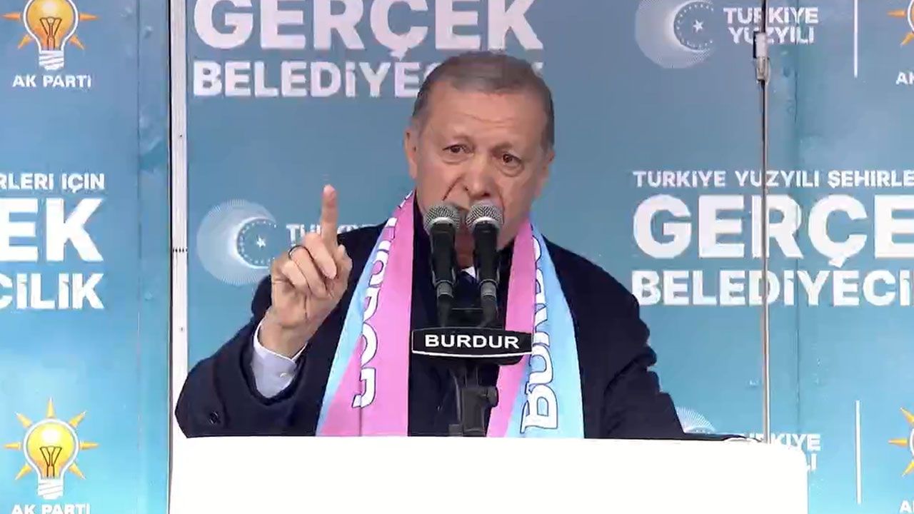 Cumhurbaşkanı Erdoğan'dan Özgür Özel'e 'para çantası' tepkisi: Darbe şakşakçılığını bırak