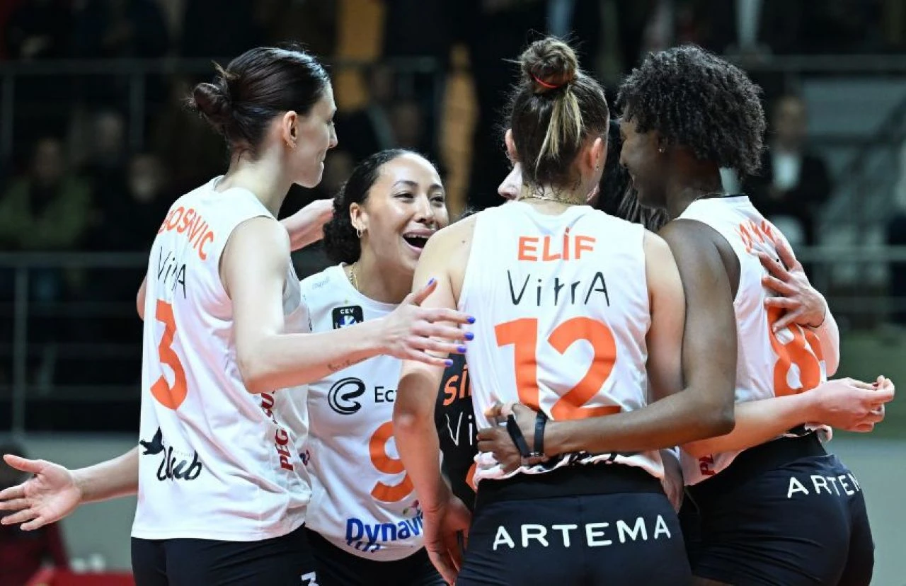 Eczacıbaşı Şampiyonlar Ligi'ne veda etti