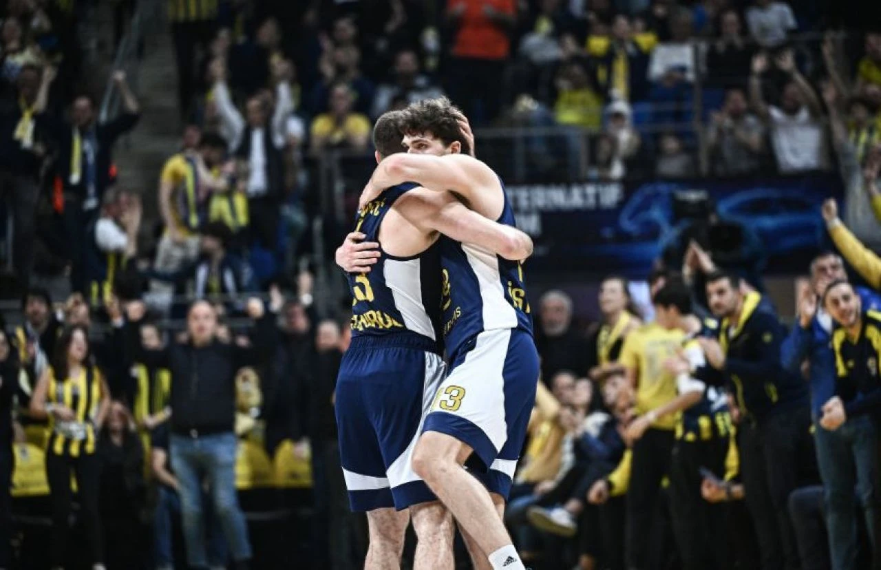 Fenerbahçe Beko, Barcelona'yı farklı yıktı - 1. Resim