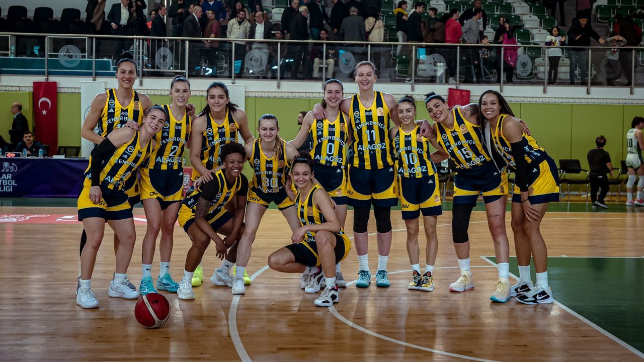 Fenerbahçe&#039;den büyük başarı! Sezonu namağlup lider tamamladı 
