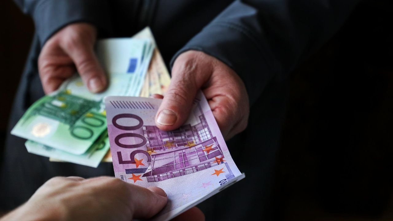 Hükümet kesenin ağzını açtı! Almanya’dan emekli olanlara müjde: Yüksek maaş zammı geliyor