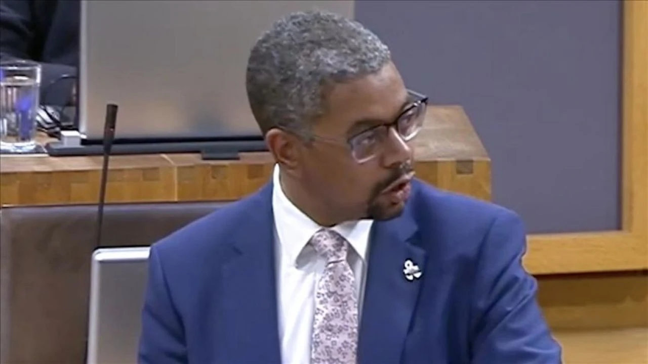 Avrupa'nın ilk siyahi lideri Galler Başbakanı Veughan Gething oldu